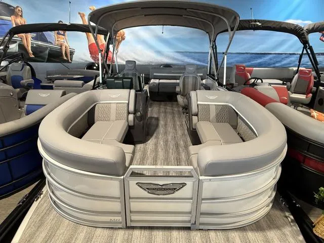 Slide: The Image of Bennington M Swingback 22 MSB Tritoon 2025 - 3