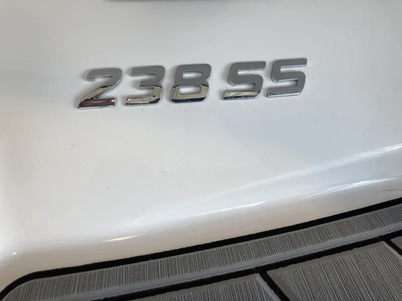 Slide: The Image of Monterey 238SS Luxury Bowrider 2025 - 32