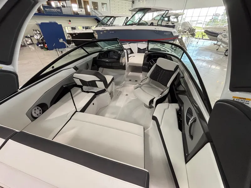 Slide: The Image of Monterey 238SS Luxury Bowrider 2025 - 41