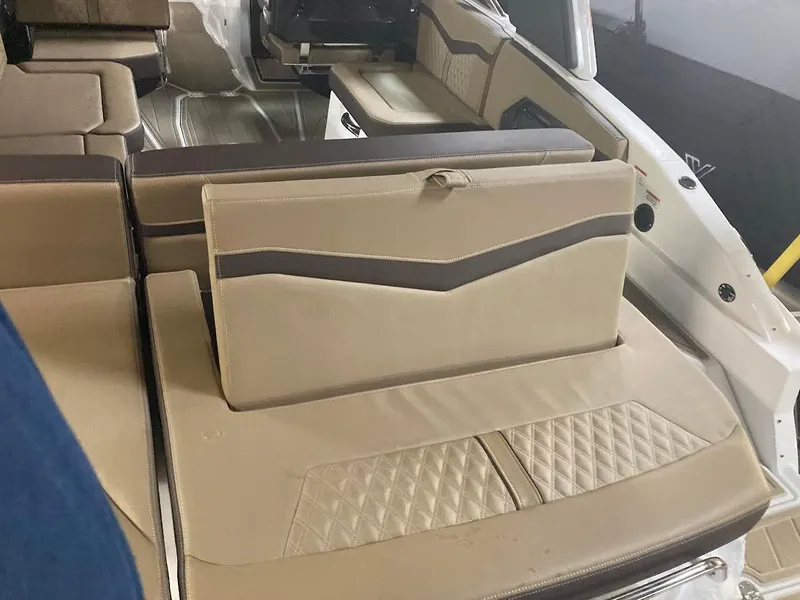 Slide: The Image of Monterey 278SS Bowrider 2025 - 21