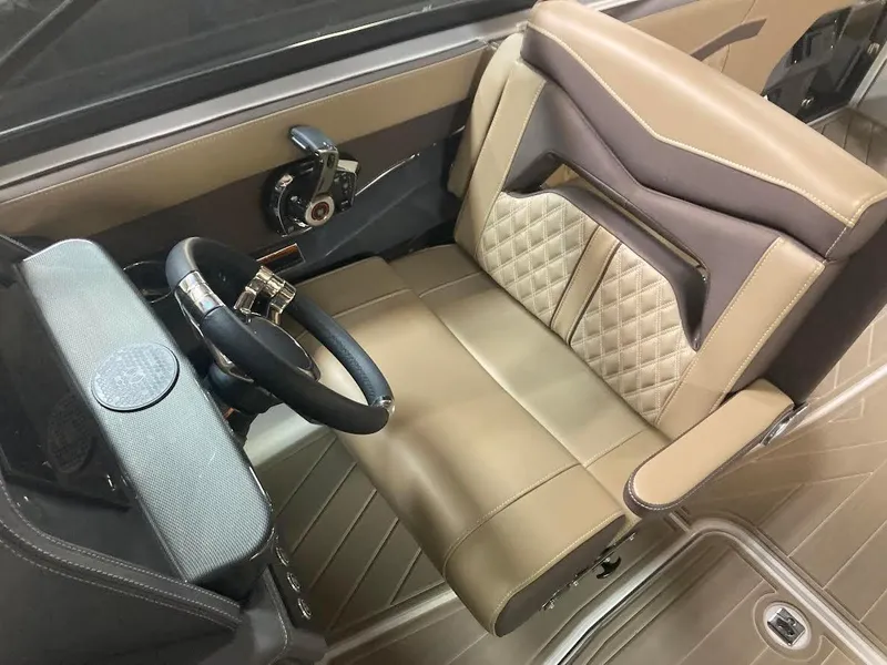 Slide: The Image of Monterey 278SS Bowrider 2025 - 27