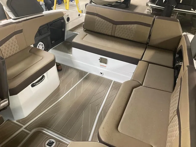 Slide: The Image of Monterey 278SS Bowrider 2025 - 28