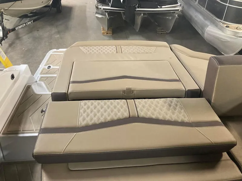 Slide: The Image of Monterey 278SS Bowrider 2025 - 32