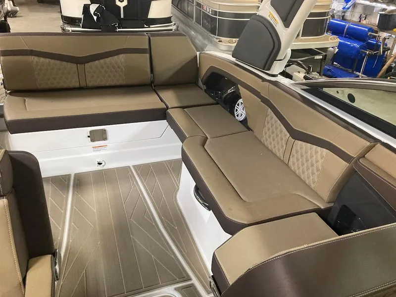 Slide: The Image of Monterey 278SS Super Sport 2025 - 19