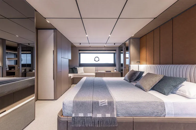 Slide: The Image of Ferretti Infynito 90 2025 - 40