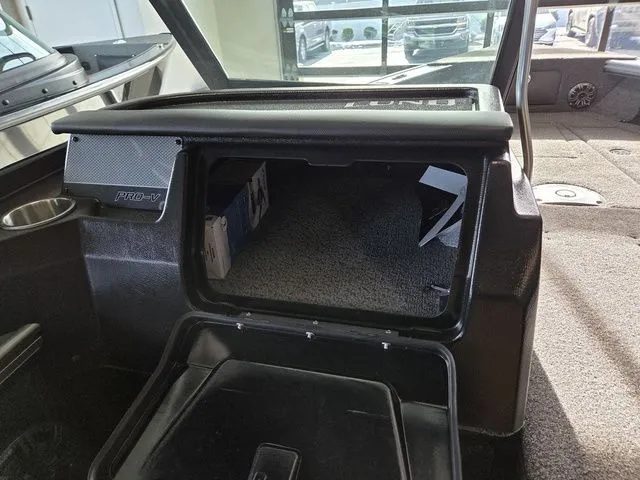 Slide: The Image of Lund 1975 Pro-V Sport 2025 - 11