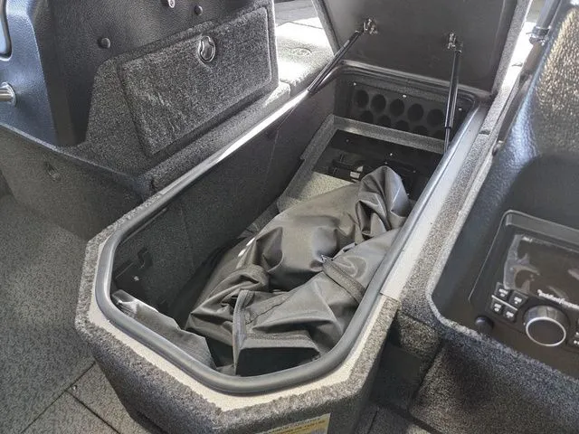 Slide: The Image of Lund 1975 Pro-V Sport 2025 - 16