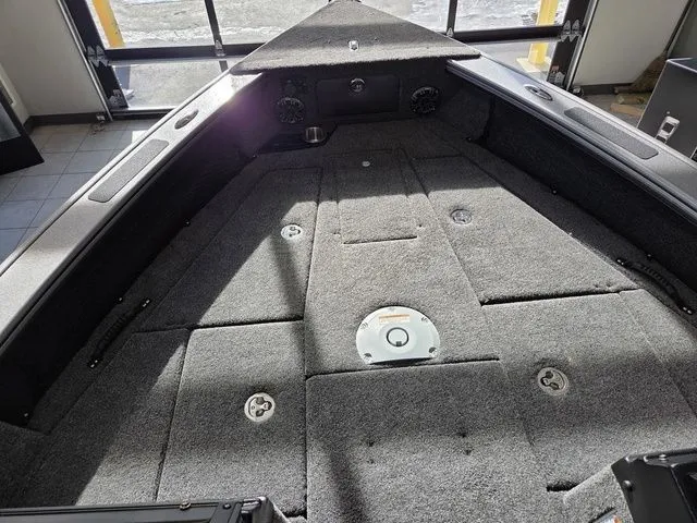 Slide: The Image of Lund 1975 Pro-V Sport 2025 - 18