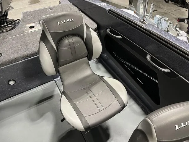 Slide: The Image of Lund 189 Tyee GL Sport 2025 - 10