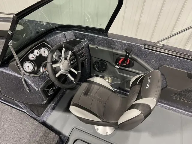 Slide: The Image of Lund 189 Tyee GL Sport 2025 - 12