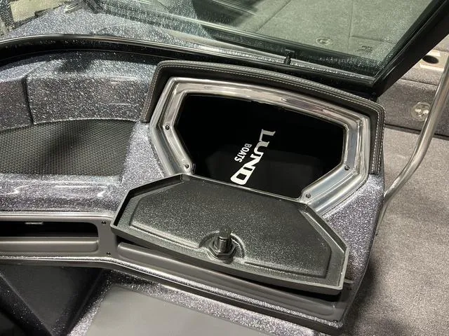 Slide: The Image of Lund 189 Tyee GL Sport 2025 - 13