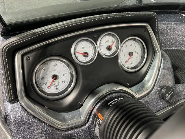 Slide: The Image of Lund 189 Tyee GL Sport 2025 - 15