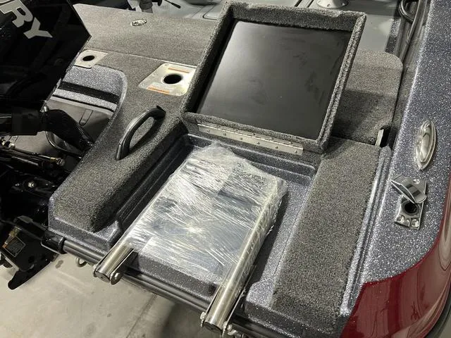 Slide: The Image of Lund 189 Tyee GL Sport 2025 - 4