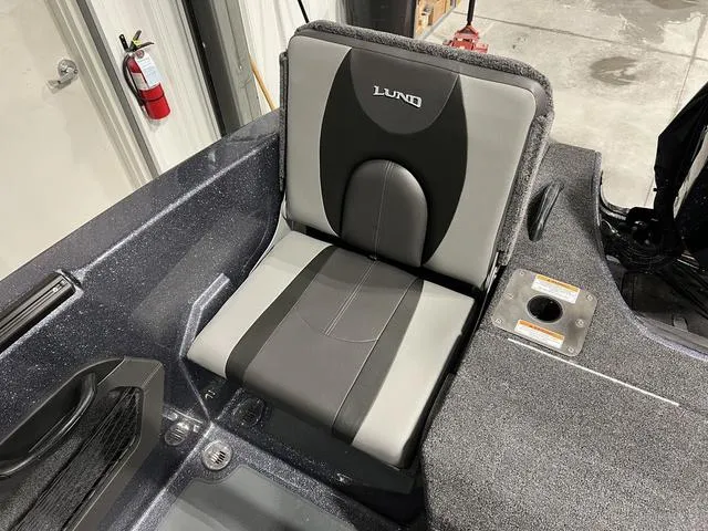 Slide: The Image of Lund 189 Tyee GL Sport 2025 - 5