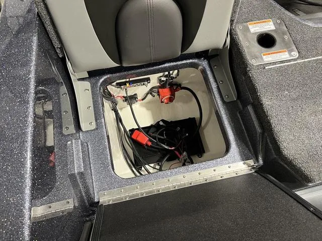 Slide: The Image of Lund 189 Tyee GL Sport 2025 - 7