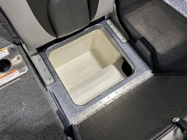 Slide: The Image of Lund 189 Tyee GL Sport 2025 - 8