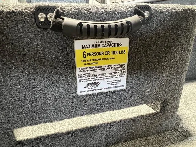 Slide: The Image of Lund 1875 Pro Guide Tiller 2023 - 16