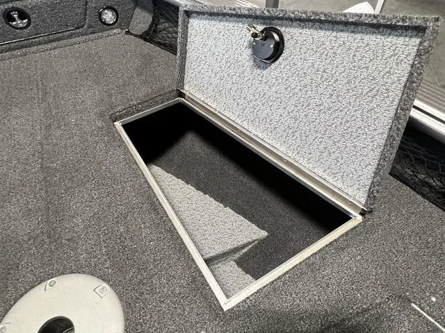 Slide: The Image of Lund 1875 Pro Guide Tiller 2023 - 22