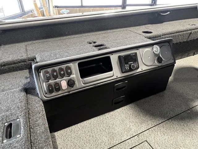 Slide: The Image of Lund 1875 Pro Guide Tiller 2023 - 9