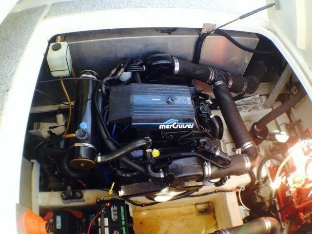 Slide: The Image of 1995 Wellcraft 3600 Martinique engine compartment with MerCruiser engine. - 9