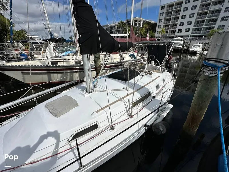 Slide: The Image of 1985 Beneteau Idylle 1050 for sale in Fort Lauderdale, FL - 11