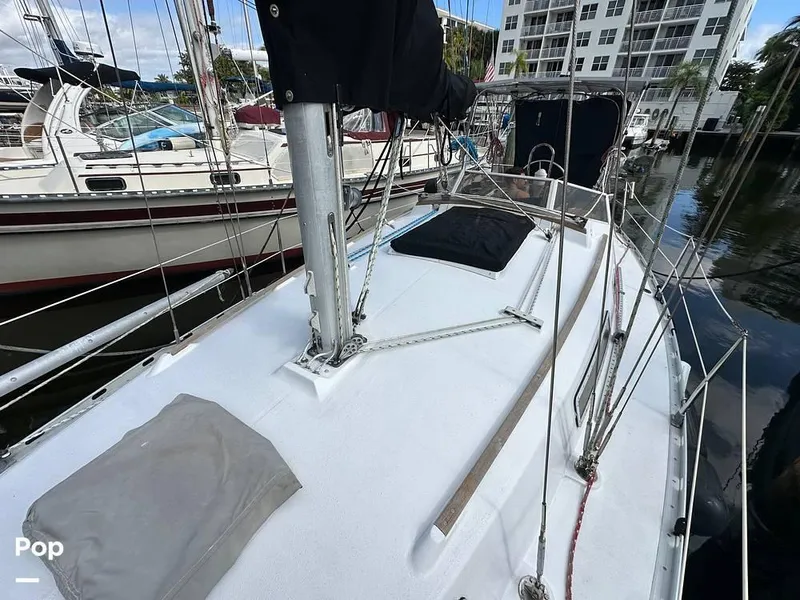 Slide: The Image of 1985 Beneteau Idylle 1050 for sale in Fort Lauderdale, FL - 14