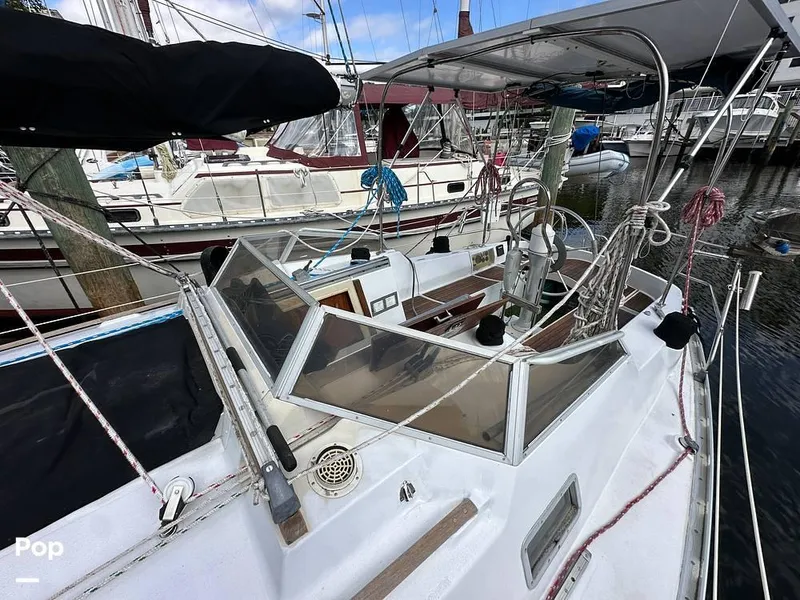 Slide: The Image of 1985 Beneteau Idylle 1050 for sale in Fort Lauderdale, FL - 16