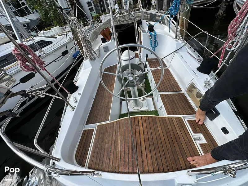 Slide: The Image of 1985 Beneteau Idylle 1050 for sale in Fort Lauderdale, FL - 17