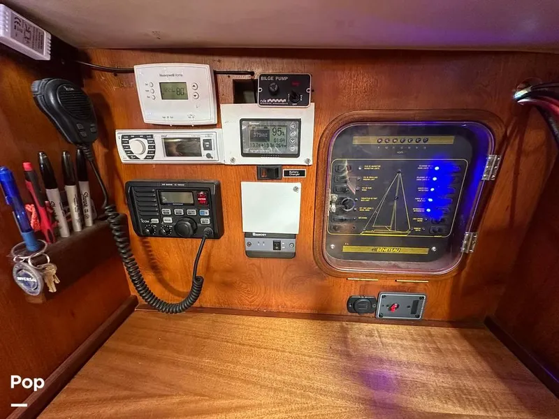 Slide: The Image of 1985 Beneteau Idylle 1050 for sale in Fort Lauderdale, FL - 48