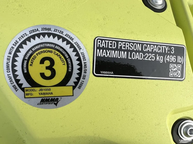 Slide: The Image of Yamaha WaveRunner Jet Blaster Pro-3, 2025 model, rated for 3 persons, 225 kg max load. - 7