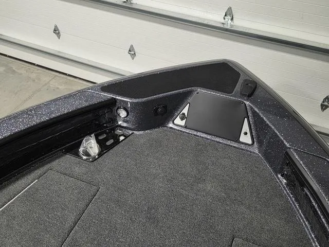 Slide: The Image of Lund 219 Pro-V GL 2025 - 27