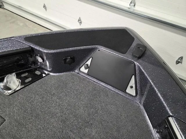 Slide: The Image of Lund 219 Pro-V GL 2025 - 28