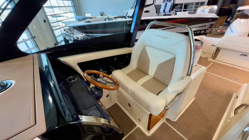 Slide: The Image of Chris-Craft Calypso 32 2024 - 55