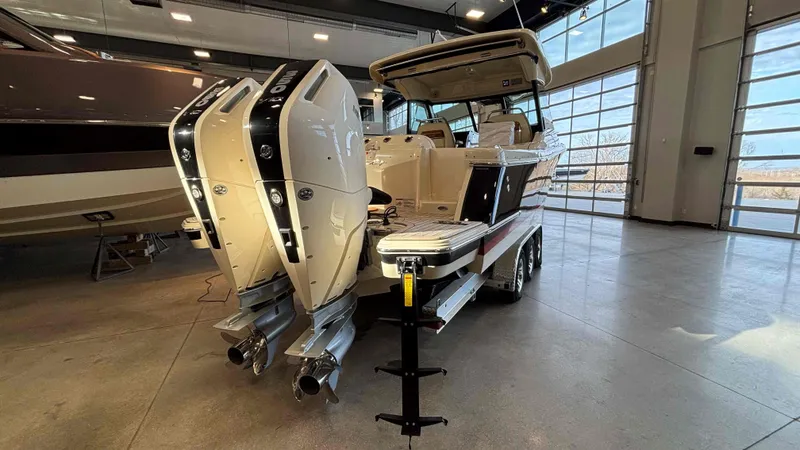 Slide: The Image of Chris-Craft Calypso 32 2024 - 60