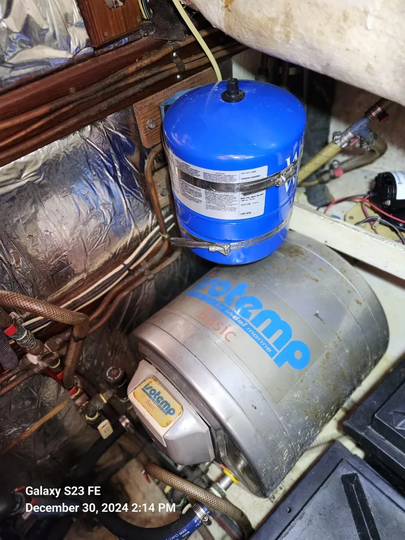 Slide: The Image of Lord Nelson Victory 37 1988 - 60