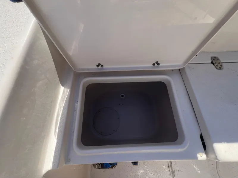 Slide: The Image of Non-potable water warning on 2025 Sea Chaser 22 HFC boat. - 8