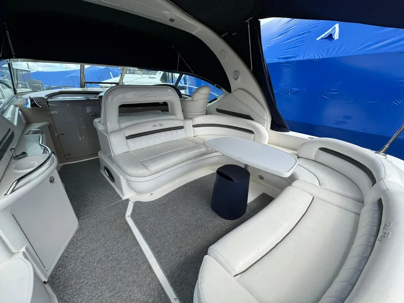 Slide: The Image of Sea Ray 420 Sundancer 2003 - 61