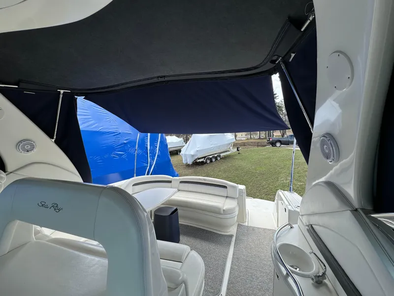 Slide: The Image of Sea Ray 420 Sundancer 2003 - 62