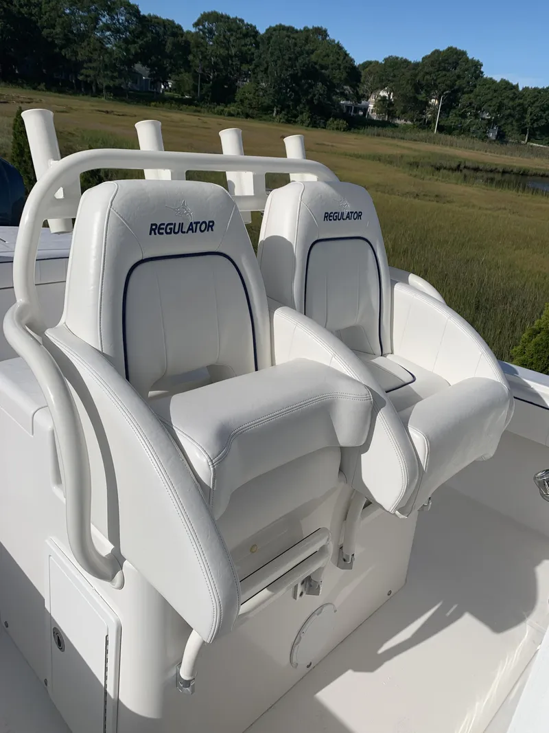 Slide: The Image of 3X Deluxe Tackle Center Helm Seating - 15