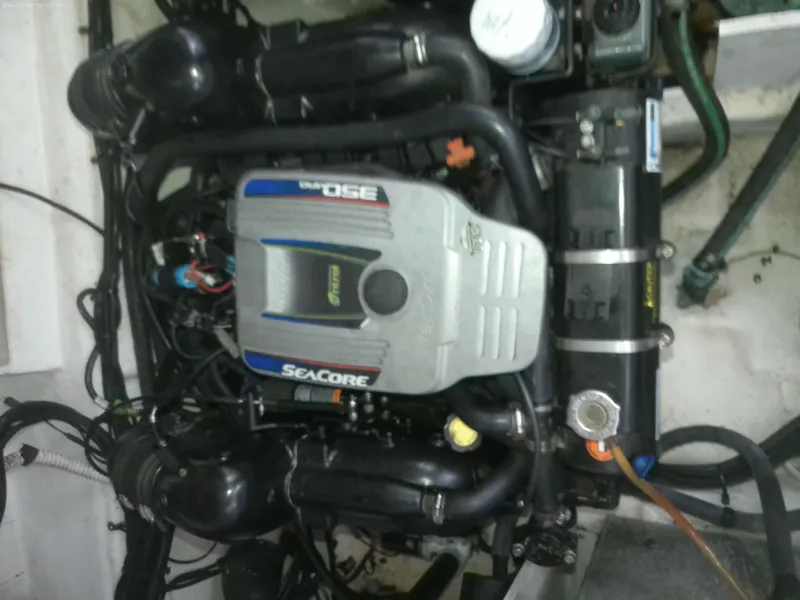 Slide: The Image of Sea Ray Sundancer 330 2015 - 63