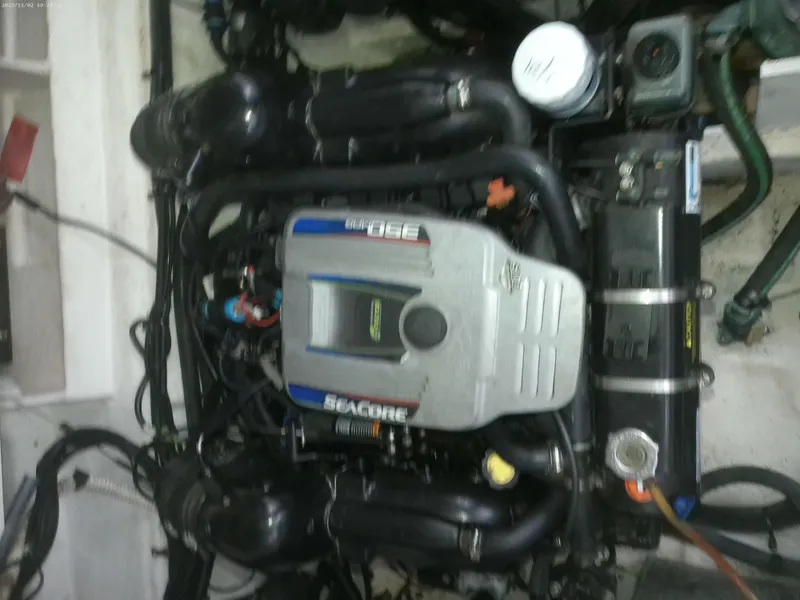 Slide: The Image of Sea Ray Sundancer 330 2015 - 64