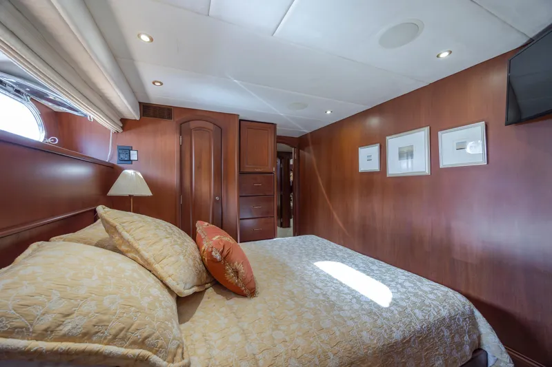 Slide: The Image of Christensen Custom 1988 - 122