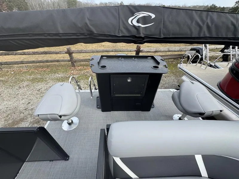 Slide: The Image of Crest Classic 200 SF Pontoon 2025 - 7