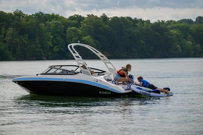 The Image of Yamaha 195S 2025 - 1