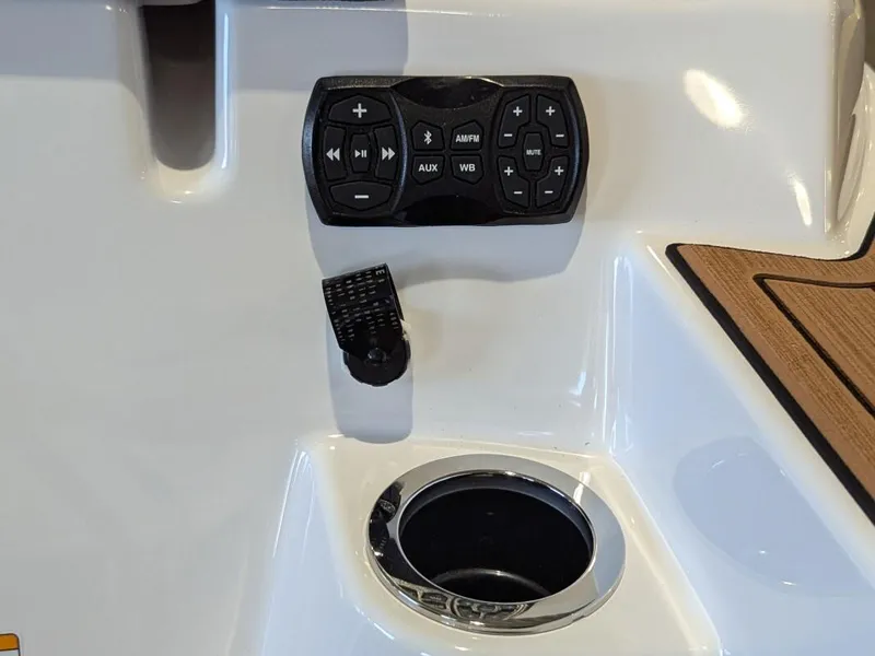 Slide: The Image of Yamaha 222S 2025 - 11