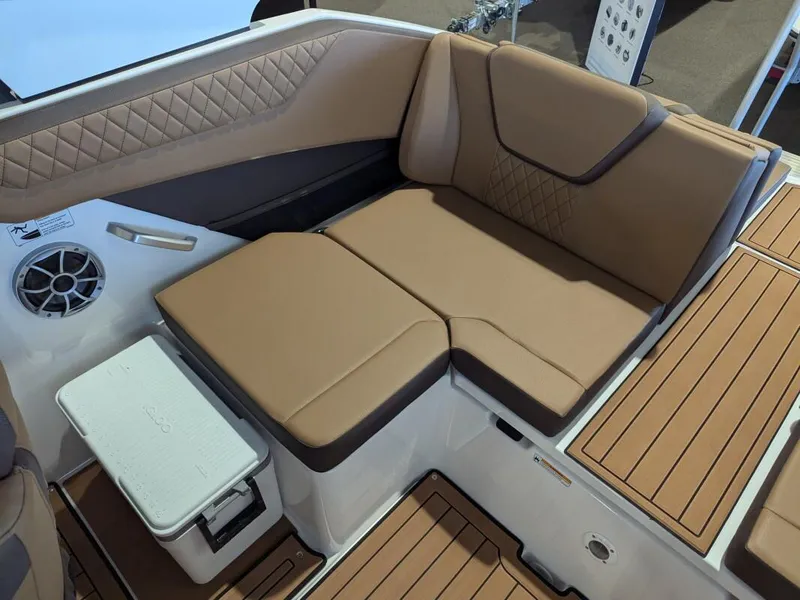 Slide: The Image of Yamaha 222S 2025 - 16