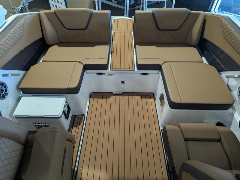 Slide: The Image of Yamaha 222S 2025 - 17