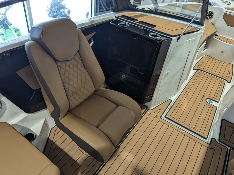 Slide: The Image of Yamaha 222S 2025 - 18