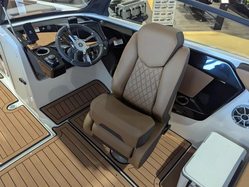 Slide: The Image of Yamaha 222S 2025 - 19