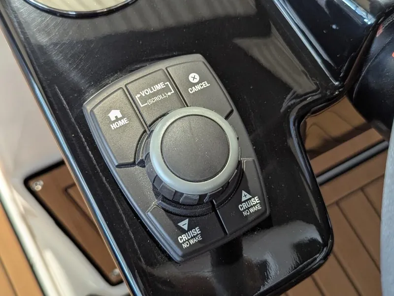 Slide: The Image of Yamaha 222S 2025 - 21